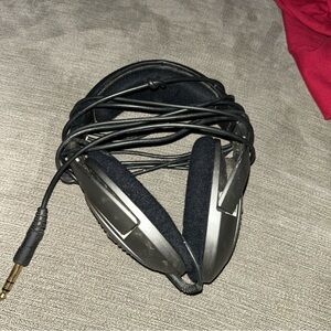 SENNHEISER  HD558 Stereo  Headphones Excellent Condition